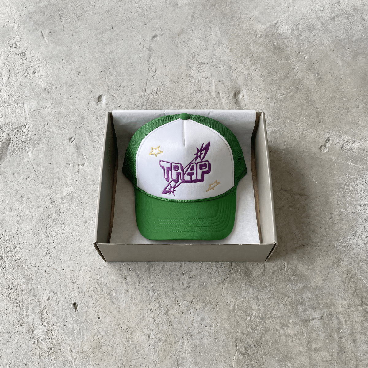 Alleyway 5 Panel Trucker Hat – Green - Alleyway StudiosTrucker hatEjhA7-Adj-Gre8108-FRO-1_1
